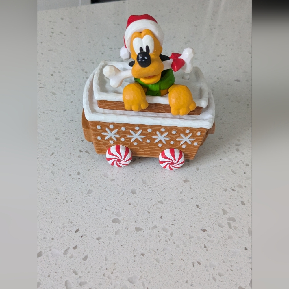 2016 Hallmark Disney Pluto Train